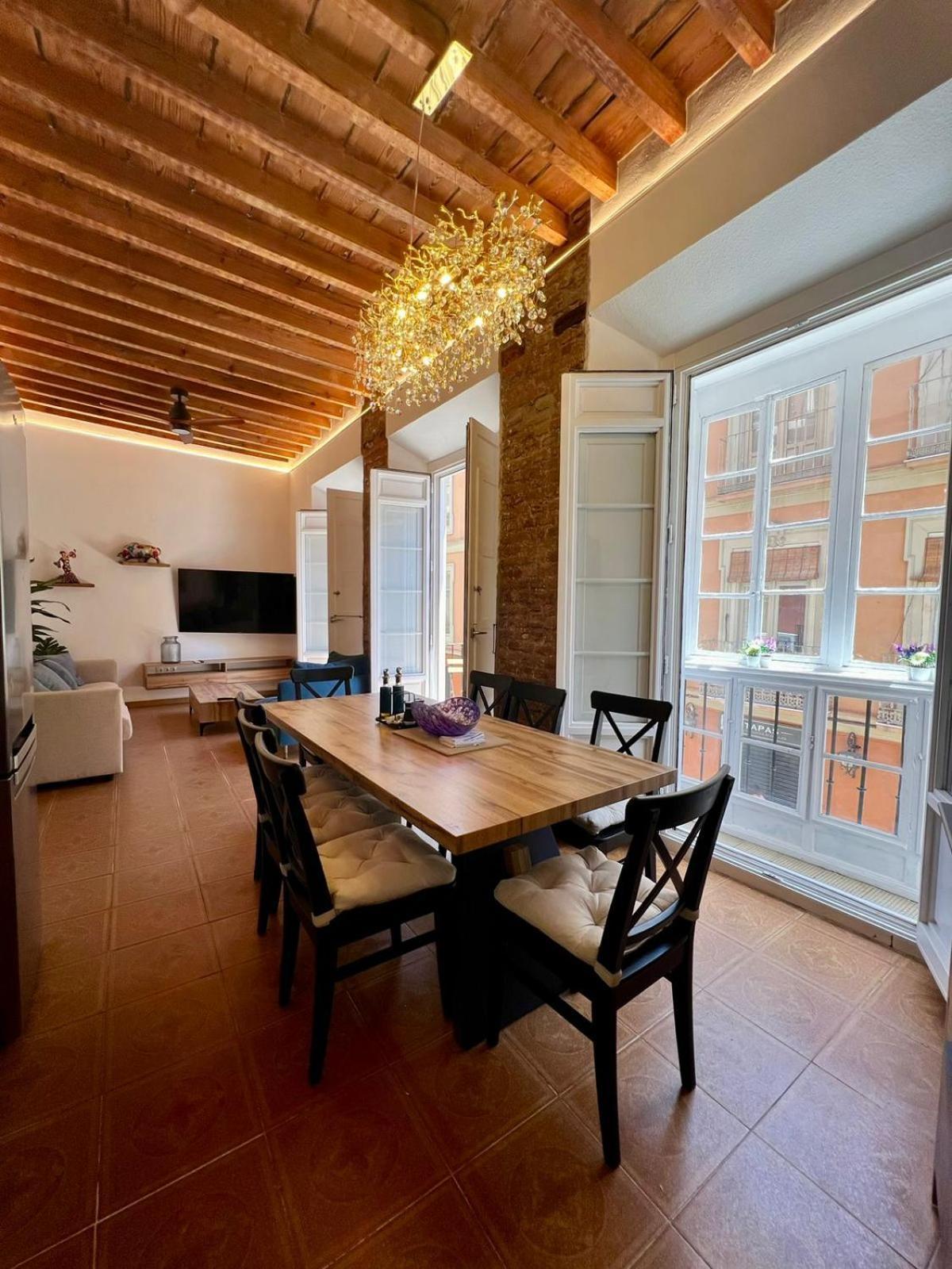 Casa Naty, Espacioso Renovado Apartamento En El Centro De Màlaga Exteriér fotografie